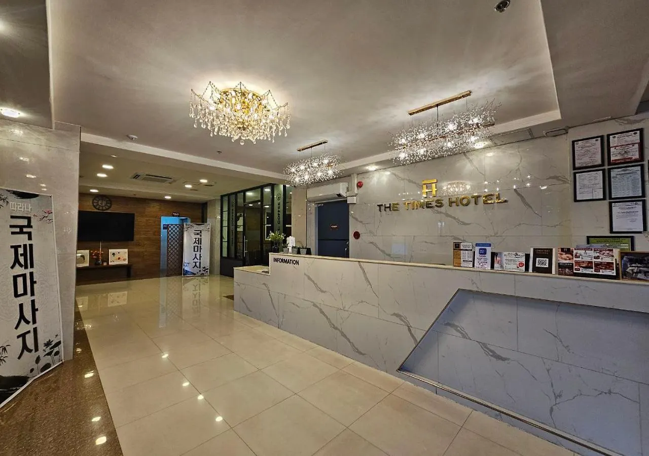 The Times Hotel Angeles 3*,